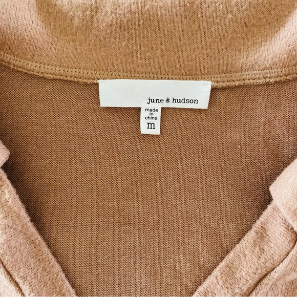 Women’s Crop Top With Cutout - Picture 2 of 8